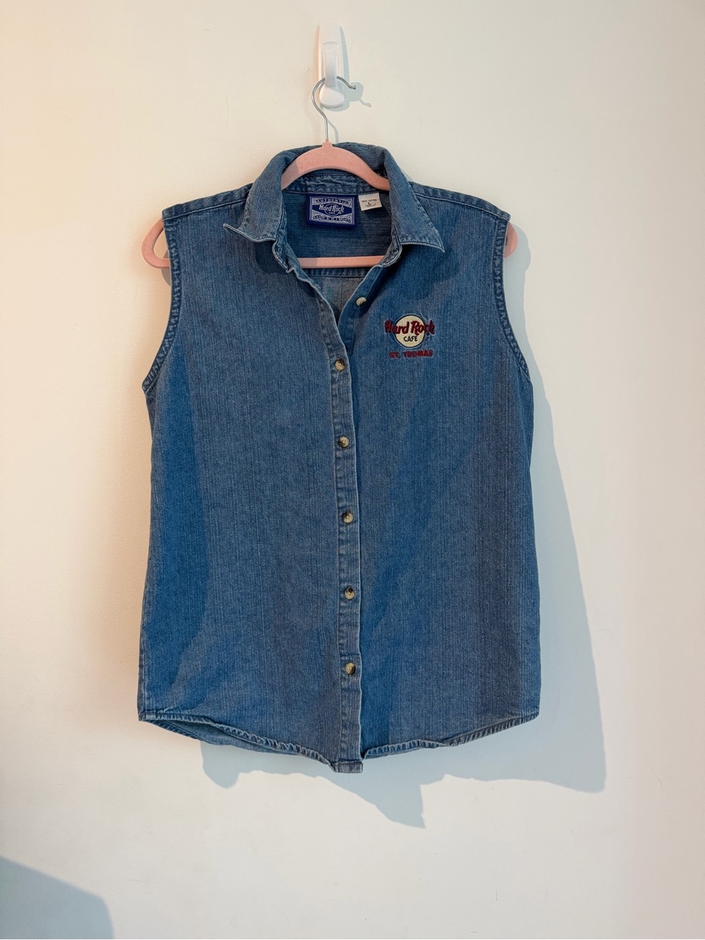 Hard Rock Cafe Blue Denim Sleeveless Button-Front Top - Picture 2 of 5
